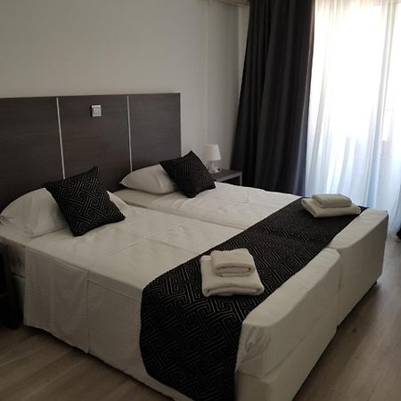 Les Palmiers Petrou Apartments Ларнака Екстериор снимка